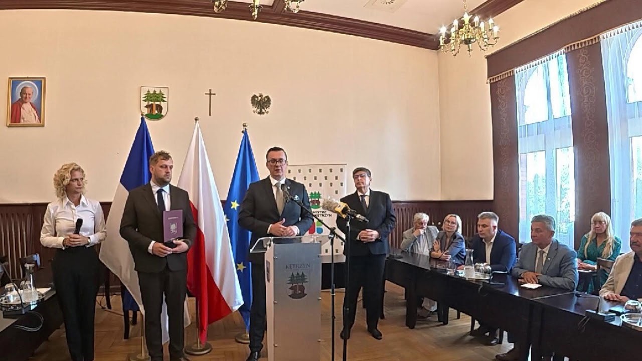 Burmistrz Kętrzyna Karol Lizurej przedstawił Aleksandra Legeńcia jako nowego zastępcę burmistrza.